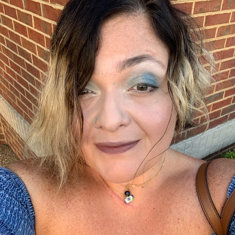 Meet your Posher, Melissa